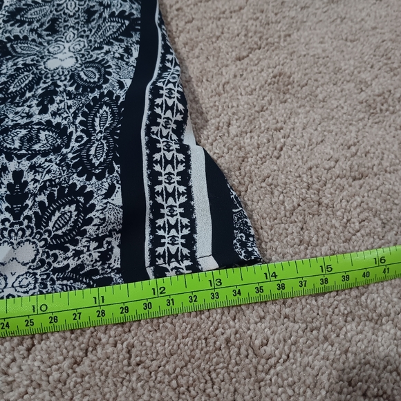 As U Wish Halter‎ Romper Size XS in a Black and White Paisley Pattern - Picture 8 of 9